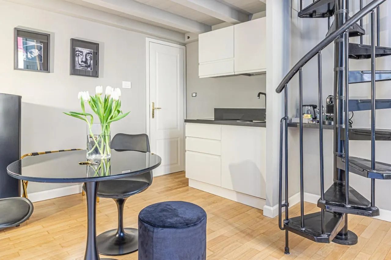 Casa Dafne In Canton De Fiori contacts